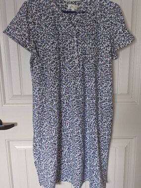 Aria Collection Nightgown Womens Sz L Blue Floral Pockets Stretch SS